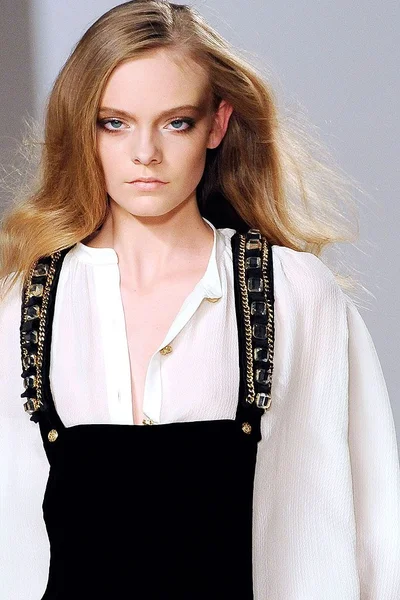 Look 95